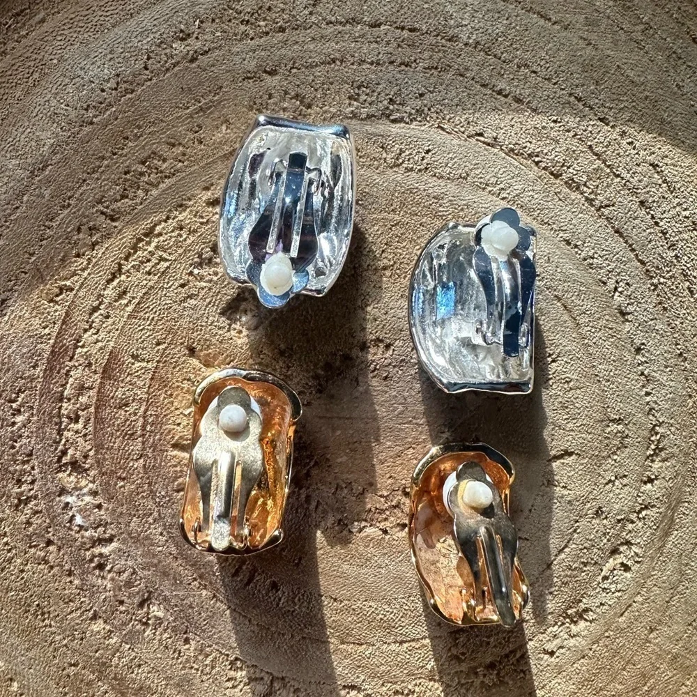 Bundles vintage clip-on earrings